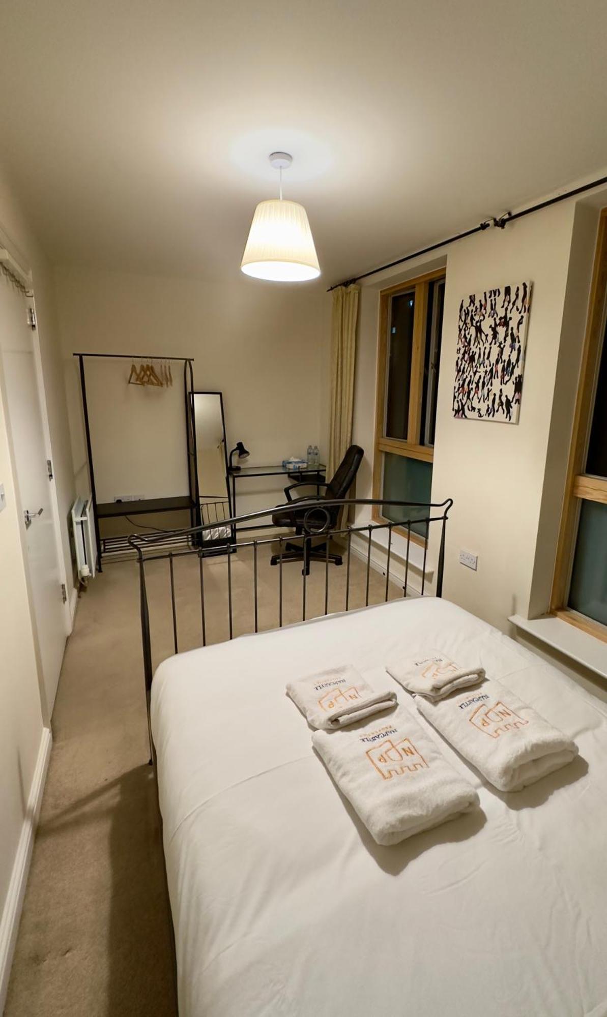 Napcastle Caledonian Park Hotel Лондон Екстериор снимка