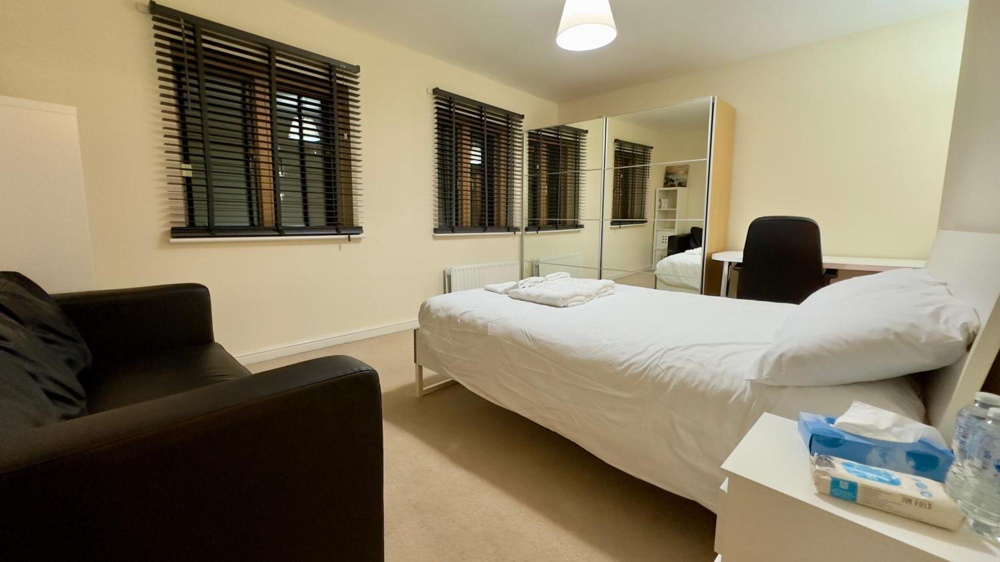Napcastle Caledonian Park Hotel Лондон Екстериор снимка