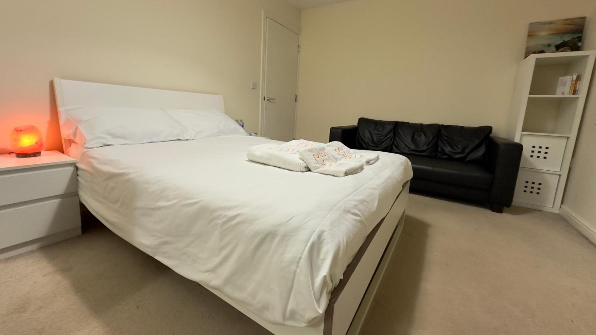 Napcastle Caledonian Park Hotel Лондон Екстериор снимка