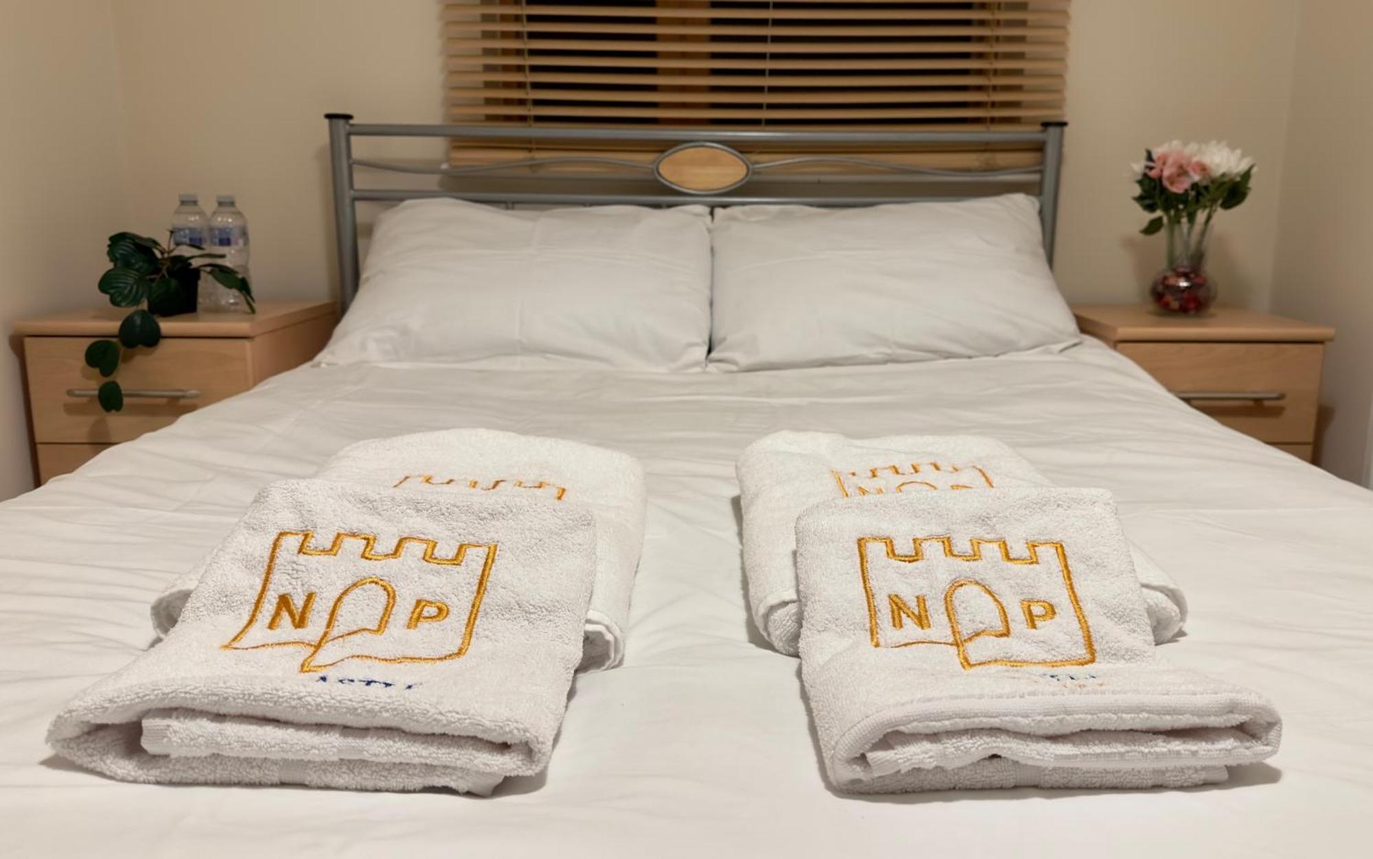 Napcastle Caledonian Park Hotel Лондон Екстериор снимка