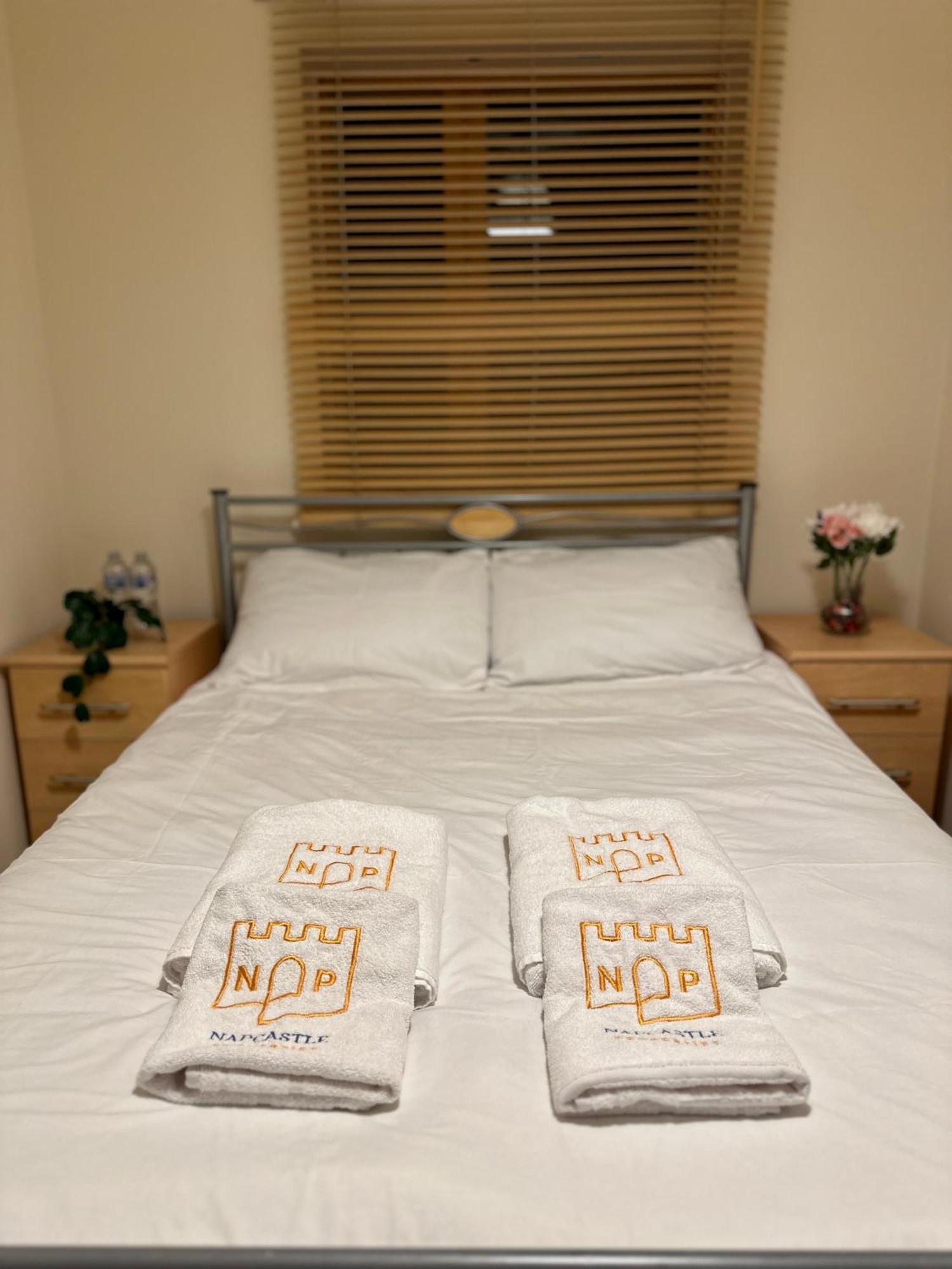 Napcastle Caledonian Park Hotel Лондон Екстериор снимка