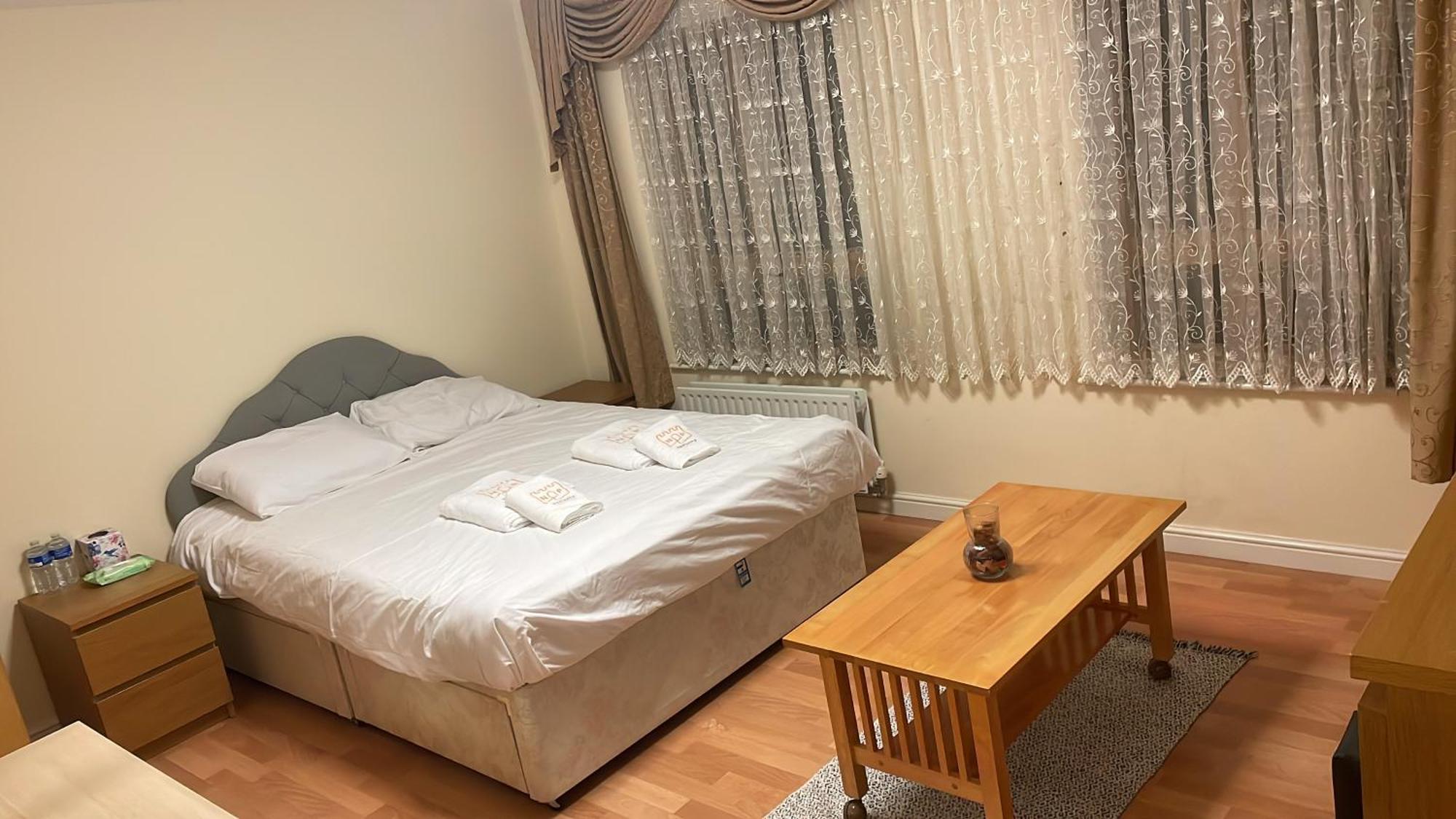 Napcastle Caledonian Park Hotel Лондон Екстериор снимка