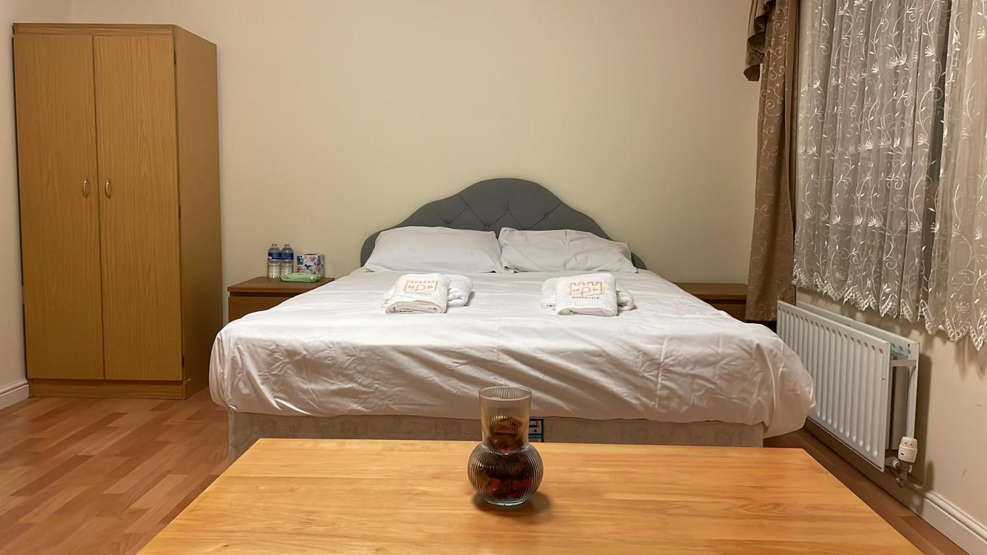 Napcastle Caledonian Park Hotel Лондон Екстериор снимка