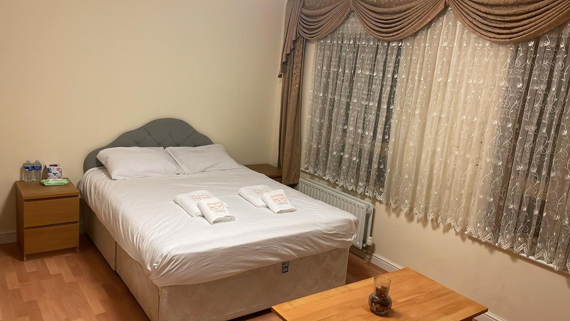 Napcastle Caledonian Park Hotel Лондон Екстериор снимка