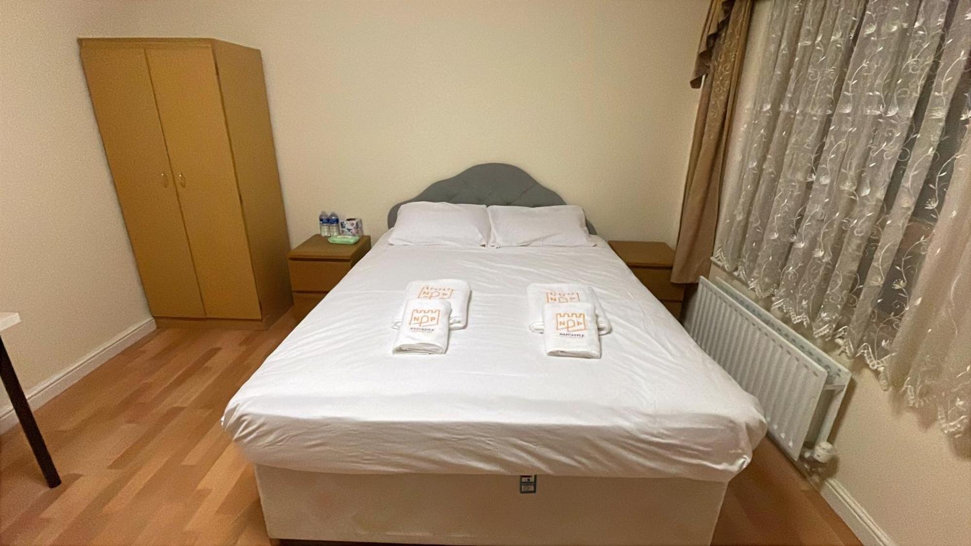 Napcastle Caledonian Park Hotel Лондон Екстериор снимка