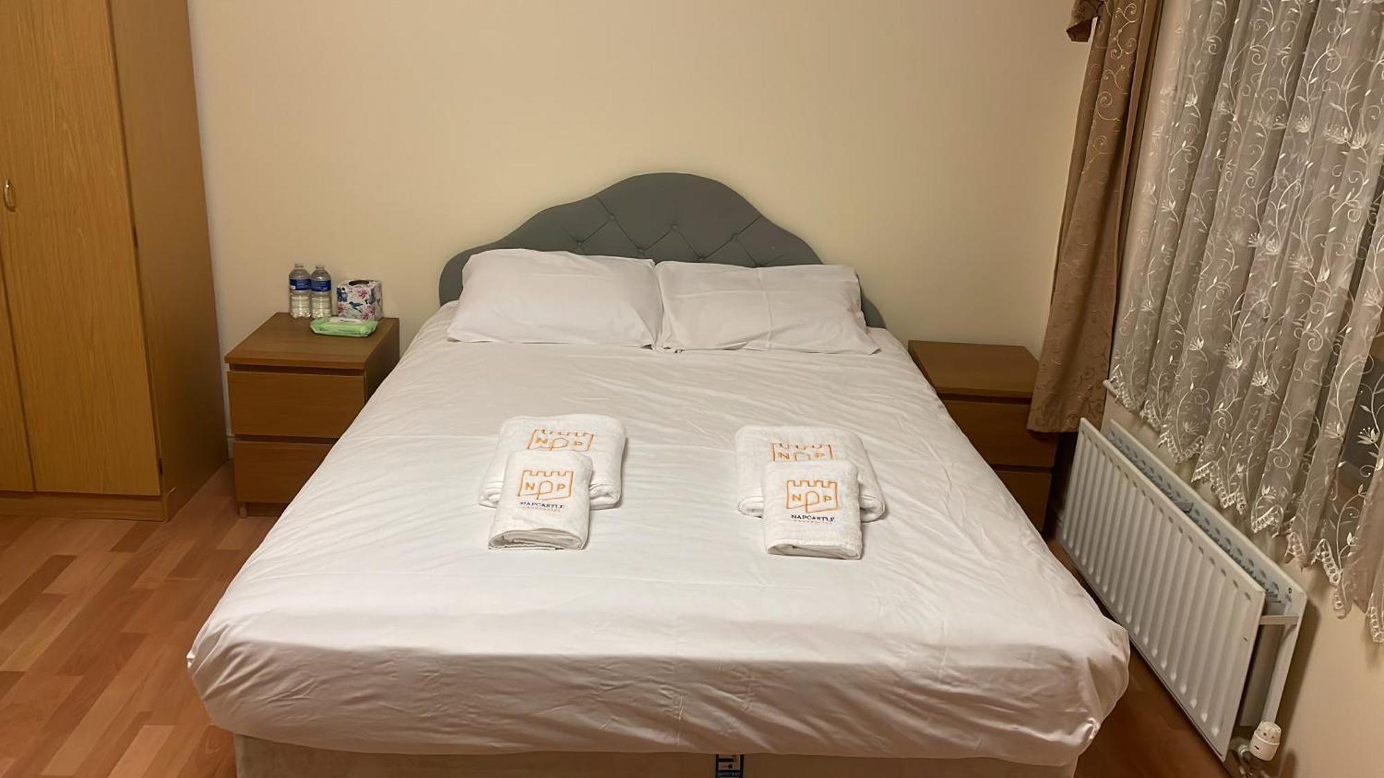 Napcastle Caledonian Park Hotel Лондон Екстериор снимка