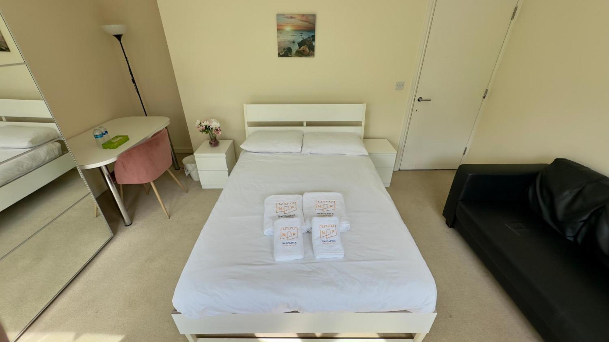 Napcastle Caledonian Park Hotel Лондон Екстериор снимка