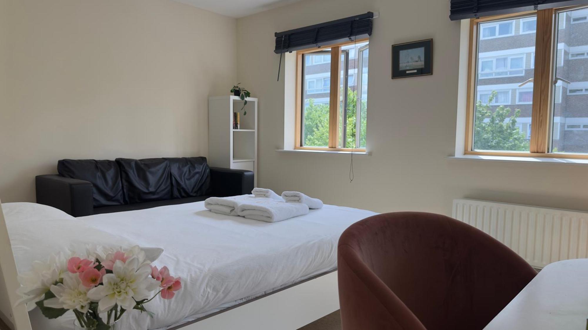 Napcastle Caledonian Park Hotel Лондон Екстериор снимка