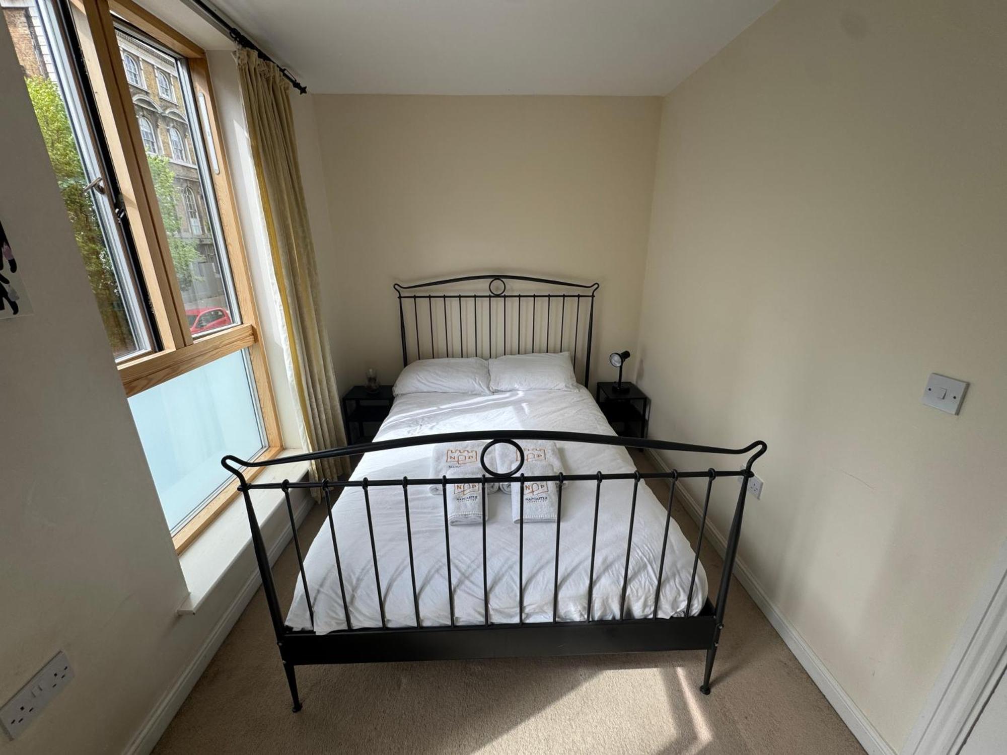 Napcastle Caledonian Park Hotel Лондон Екстериор снимка