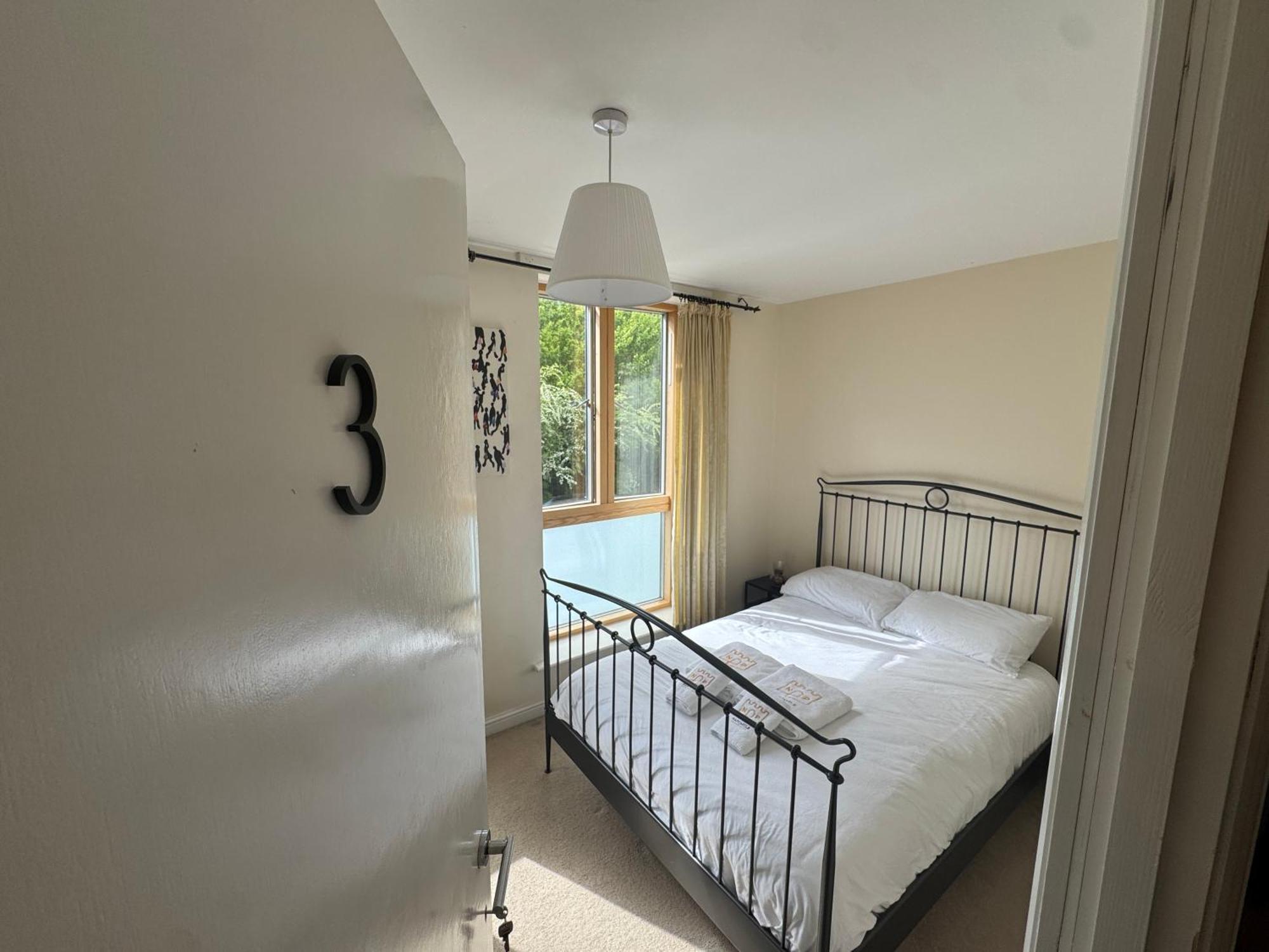 Napcastle Caledonian Park Hotel Лондон Екстериор снимка