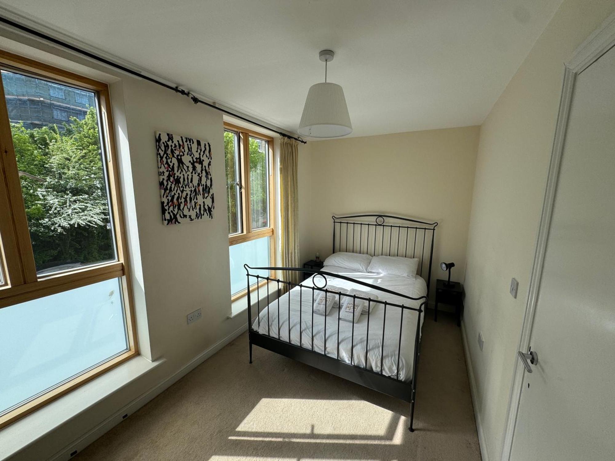 Napcastle Caledonian Park Hotel Лондон Екстериор снимка